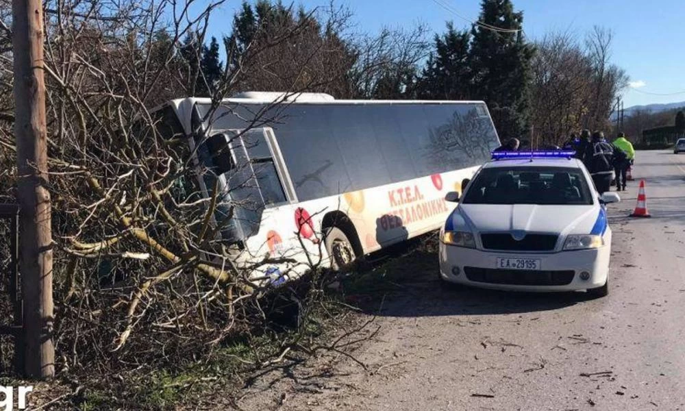 Θεσσαλονίκη: Λεωφορείο βγήκε εκτός δρόμου